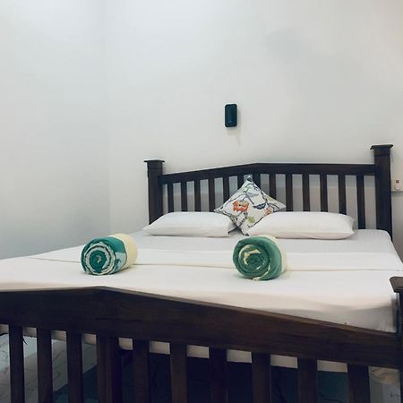 Center Point Villa Унаватуна Екстериор снимка