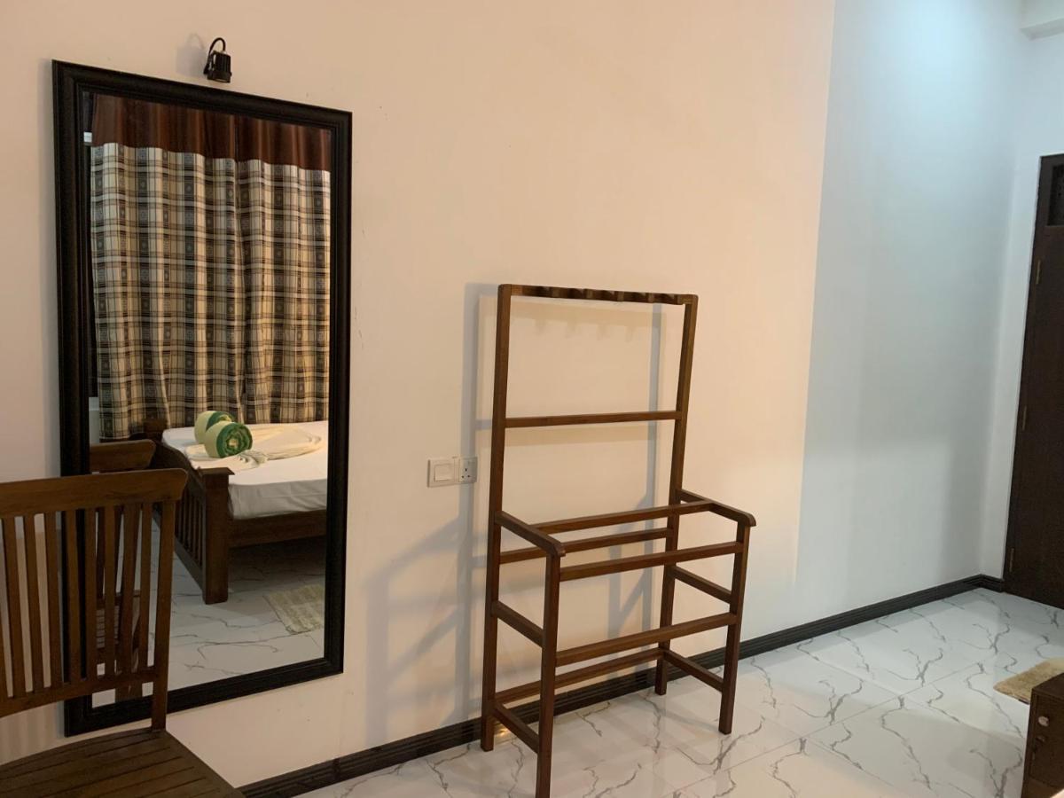 Center Point Villa Унаватуна Екстериор снимка
