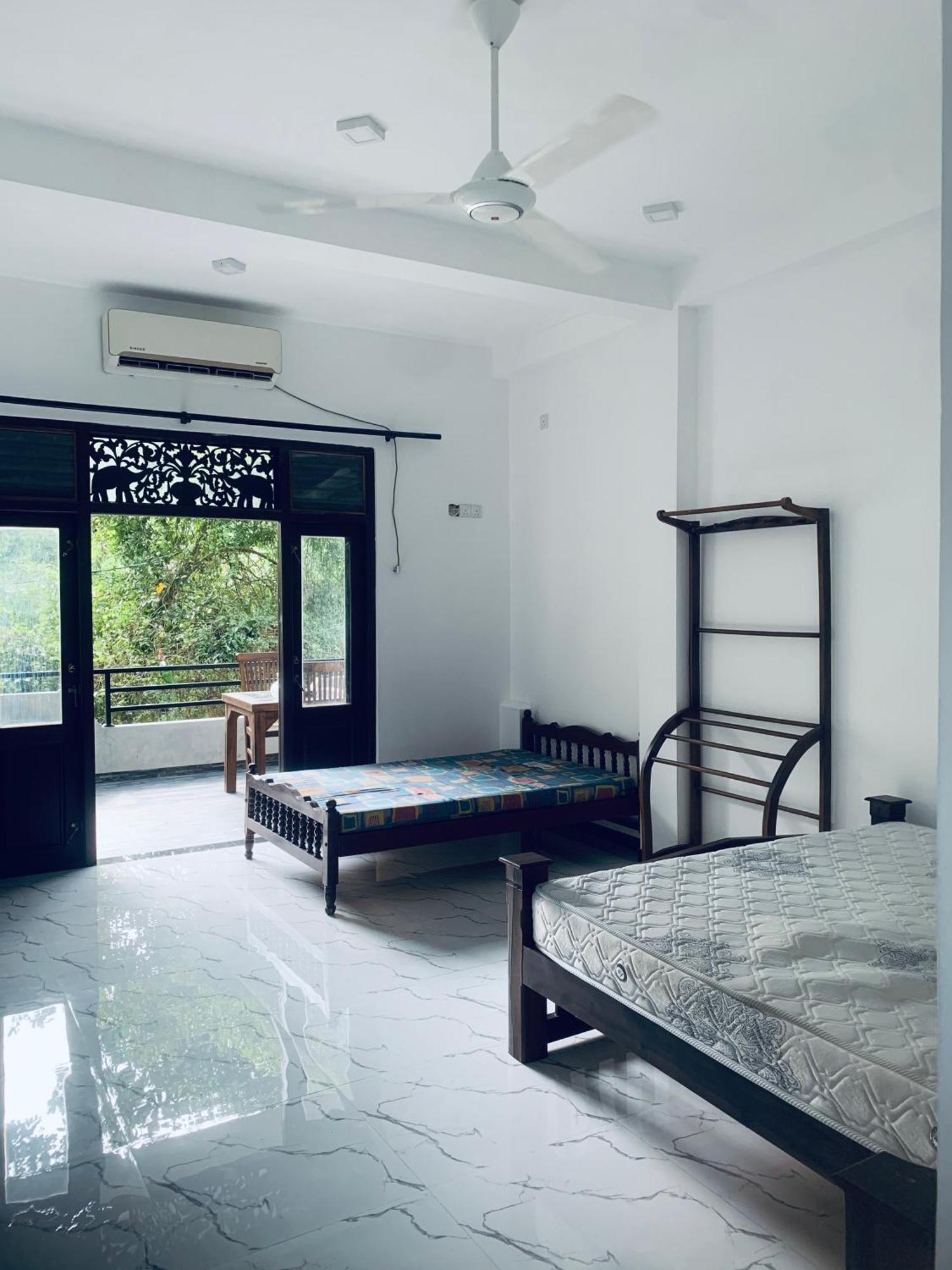 Center Point Villa Унаватуна Екстериор снимка
