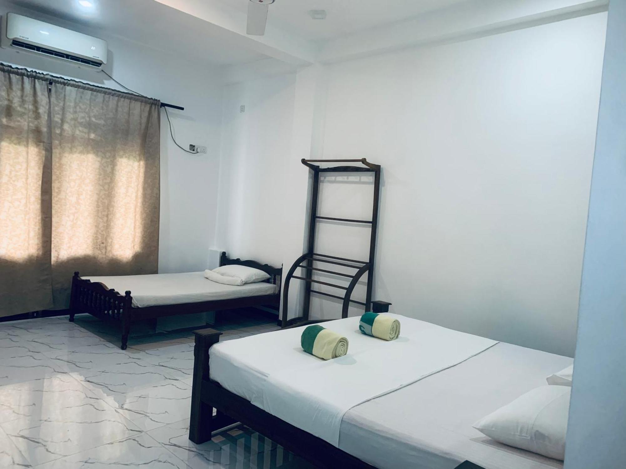Center Point Villa Унаватуна Екстериор снимка