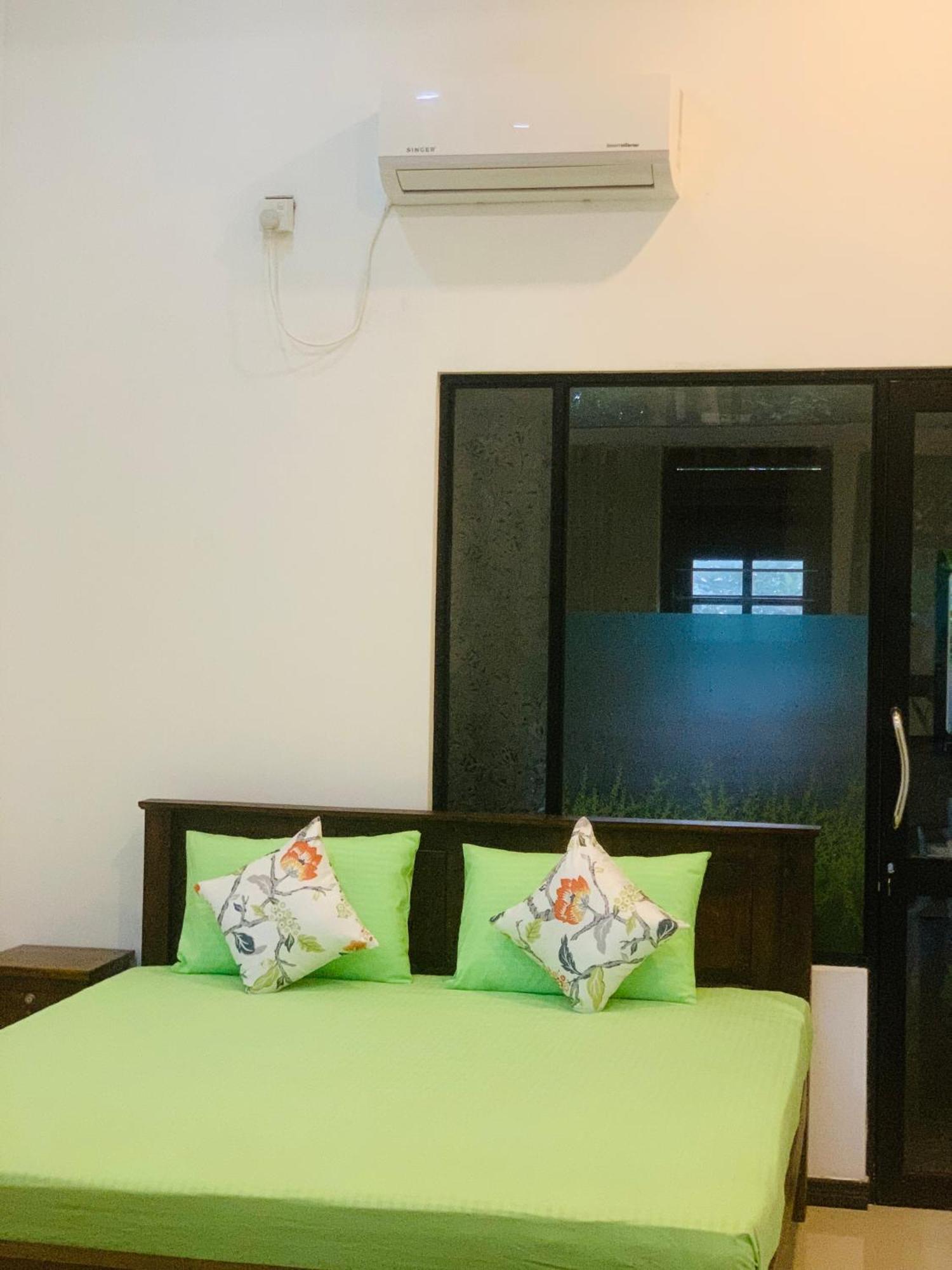 Center Point Villa Унаватуна Екстериор снимка